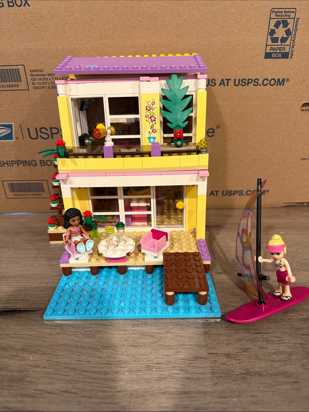 LEGO® Friends
Stephanie's Beach House
6-12 | #41037 | 369 pieces
Year: 2014